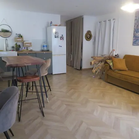 Cosy Central Apartment