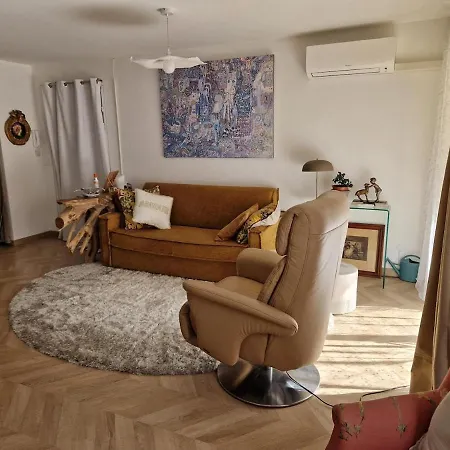 Apartment Quiet Cozy Nest In Town *